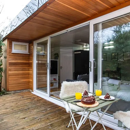 Stylish With Huge Garden * Harrogate