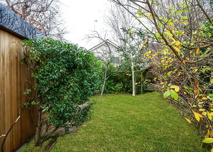 Stylish With Huge Garden Apartamento *