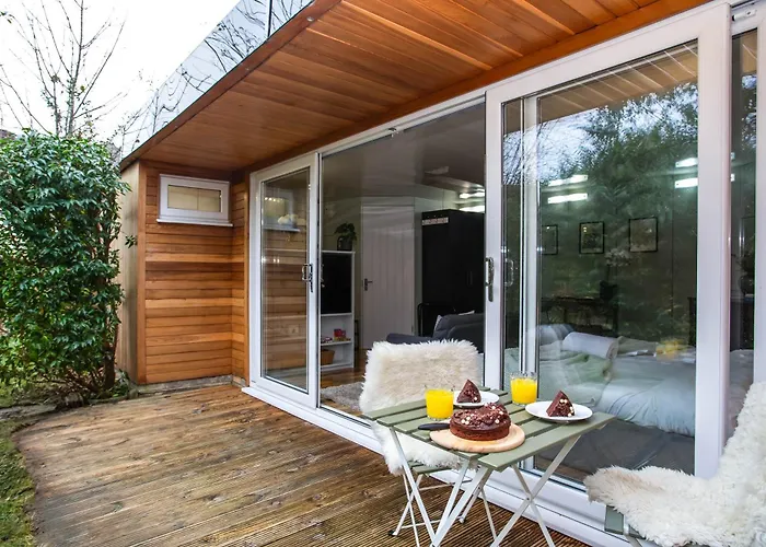 Stylish With Huge Garden * Harrogate